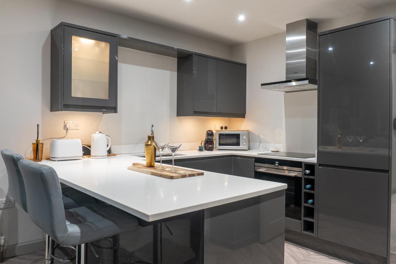 Spring Mount Huge Luxury Full Apartment- Harrogate Centre-Two Extremely Comfy Kingsize Bedrooms-Fully Equipped Modern Kitchen-Cosy Living Room With Huge Tv Экстерьер фото