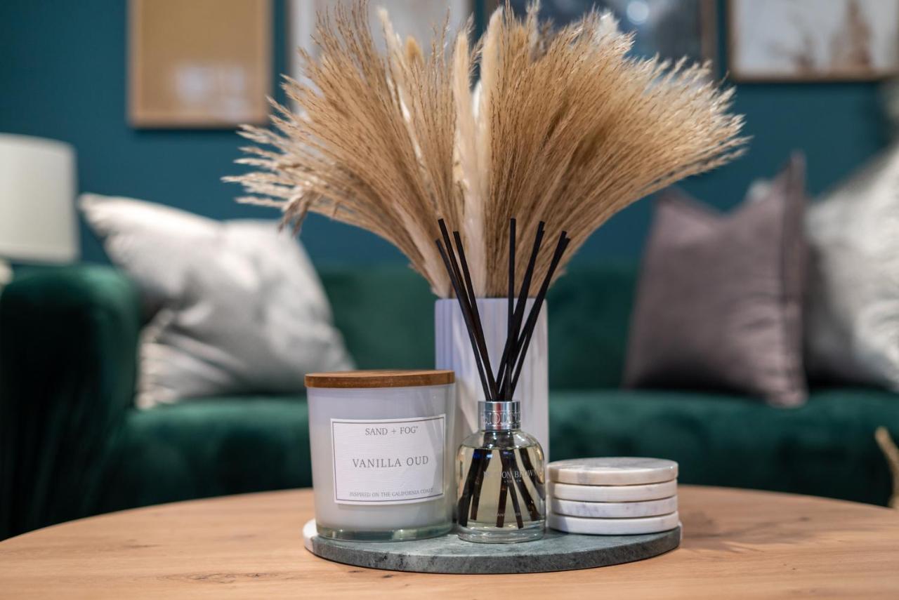Spring Mount Huge Luxury Full Apartment- Harrogate Centre-Two Extremely Comfy Kingsize Bedrooms-Fully Equipped Modern Kitchen-Cosy Living Room With Huge Tv Экстерьер фото