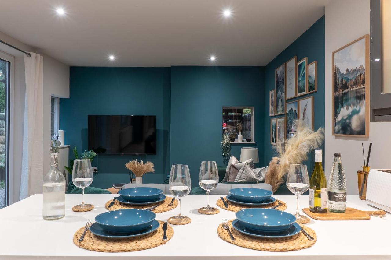 Spring Mount Huge Luxury Full Apartment- Harrogate Centre-Two Extremely Comfy Kingsize Bedrooms-Fully Equipped Modern Kitchen-Cosy Living Room With Huge Tv Экстерьер фото