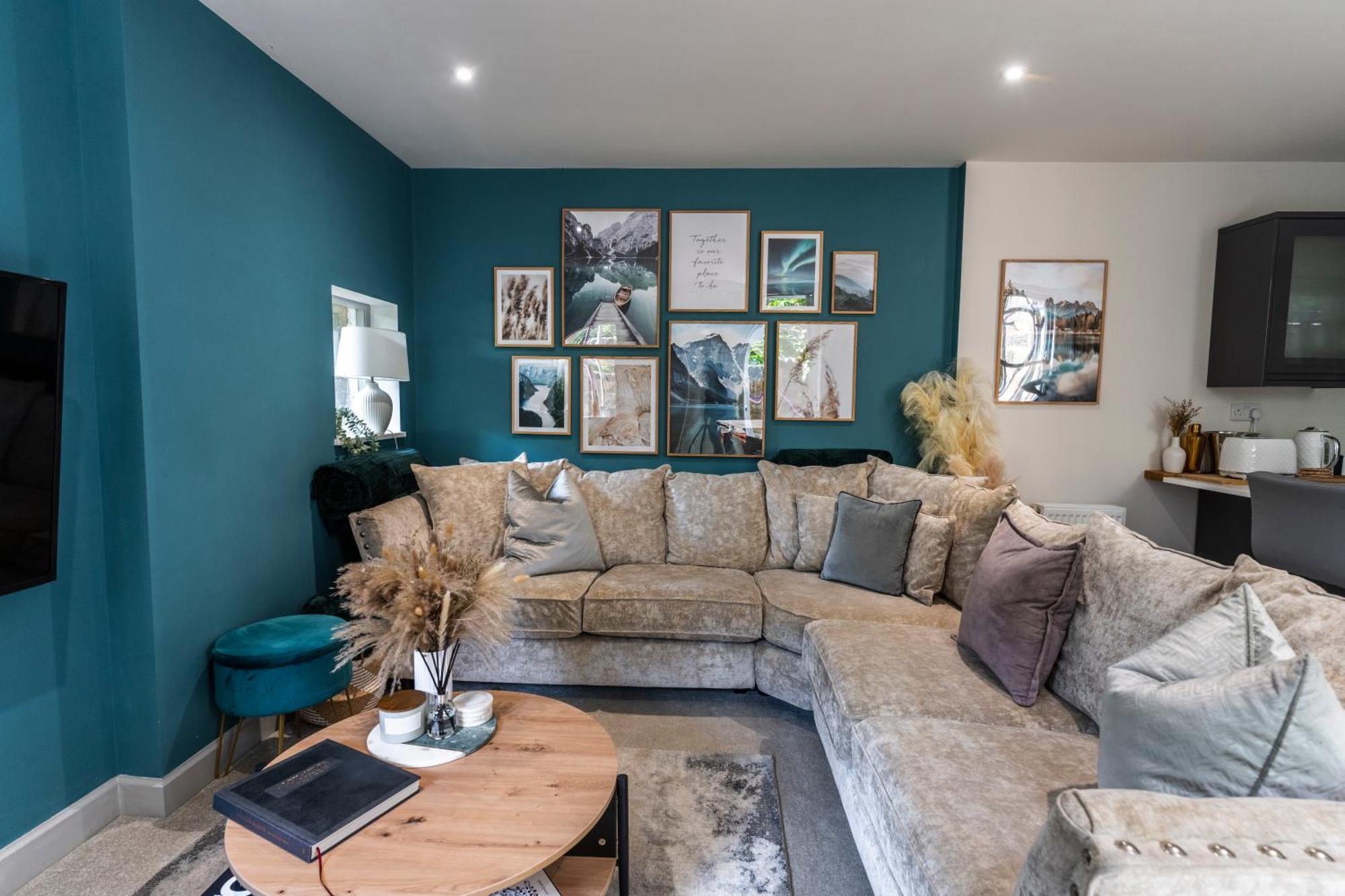 Spring Mount Huge Luxury Full Apartment- Harrogate Centre-Two Extremely Comfy Kingsize Bedrooms-Fully Equipped Modern Kitchen-Cosy Living Room With Huge Tv Экстерьер фото