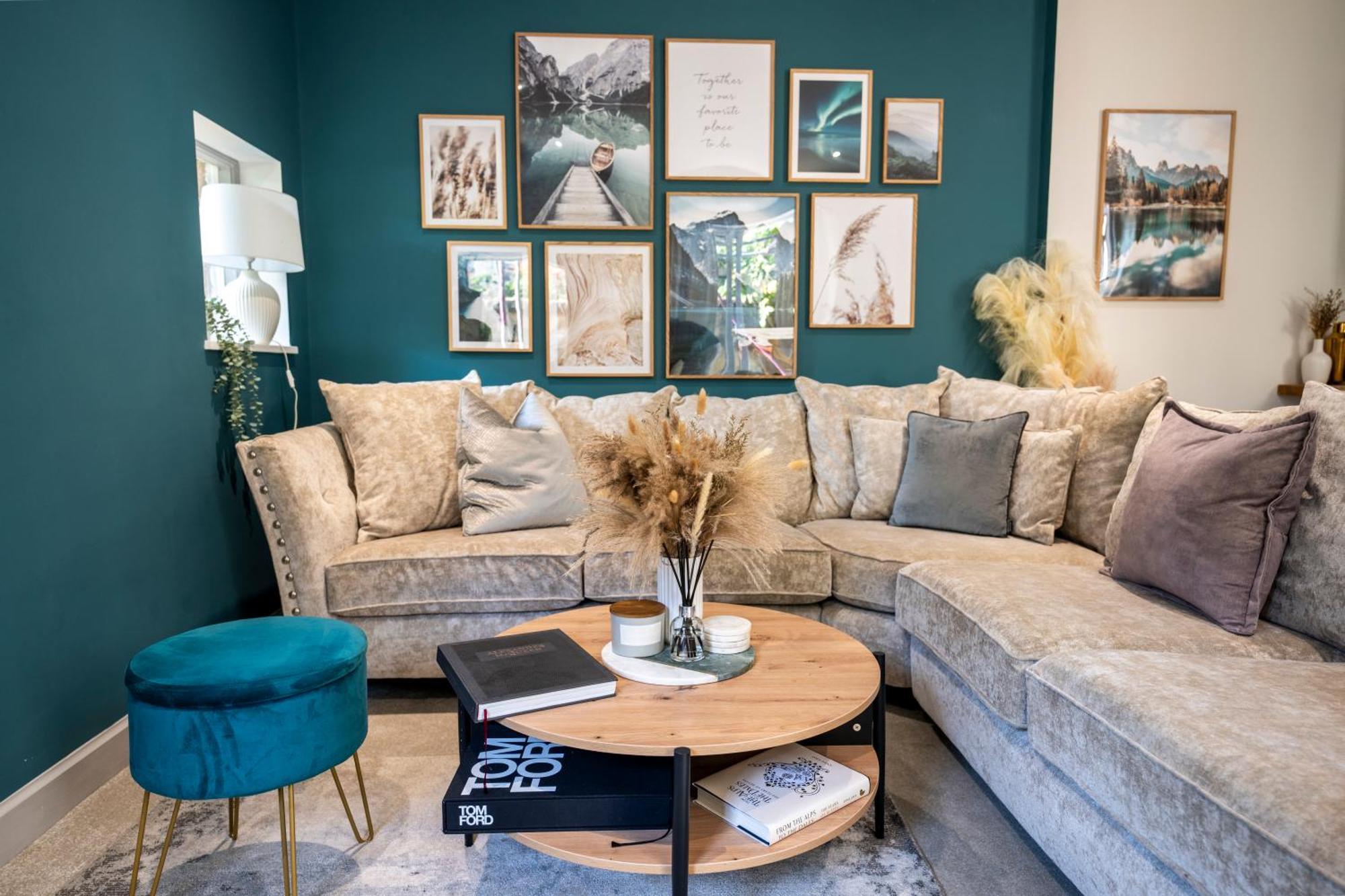 Spring Mount Huge Luxury Full Apartment- Harrogate Centre-Two Extremely Comfy Kingsize Bedrooms-Fully Equipped Modern Kitchen-Cosy Living Room With Huge Tv Экстерьер фото